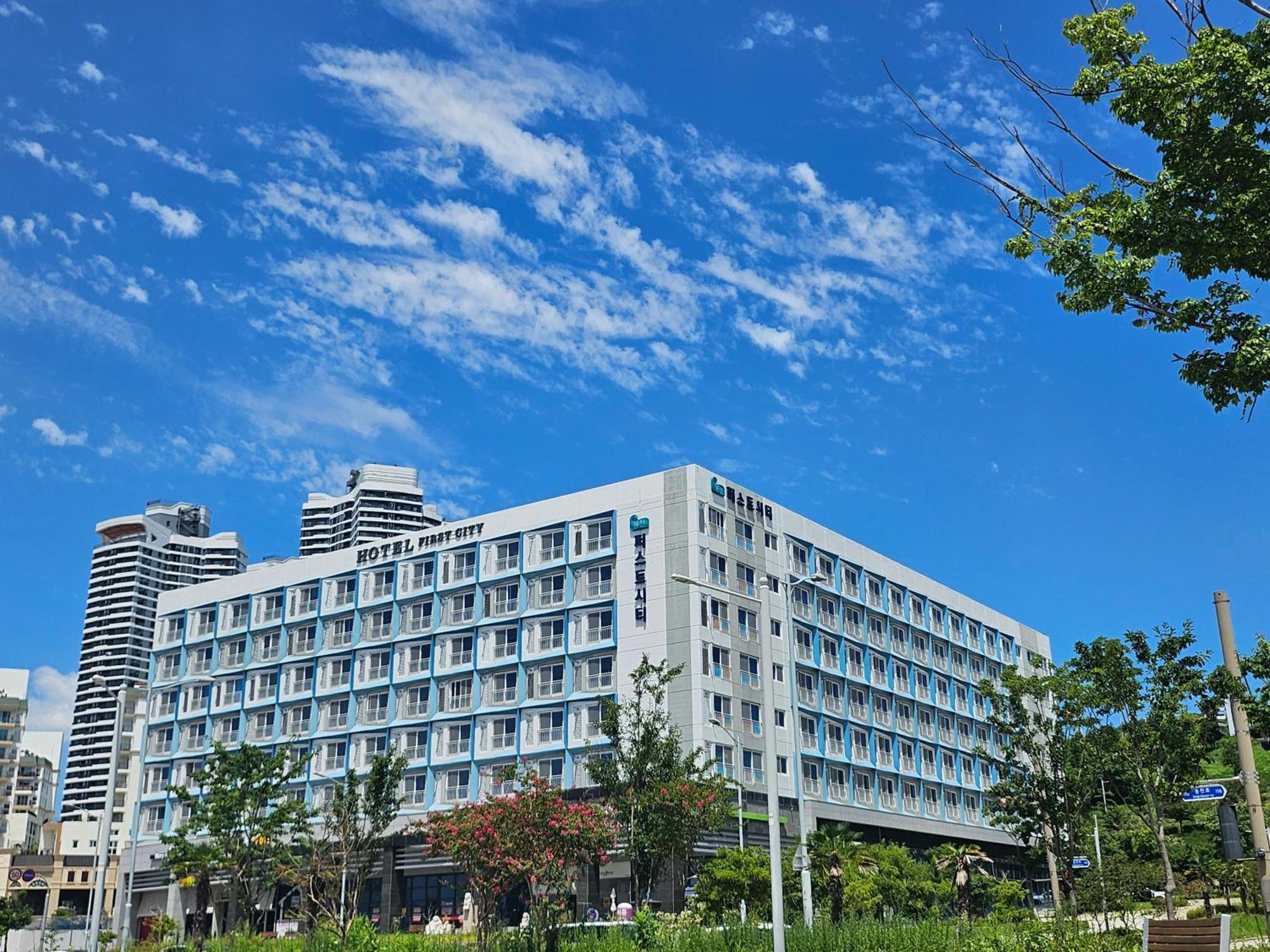 Yeosu Hotel First City Exterior foto