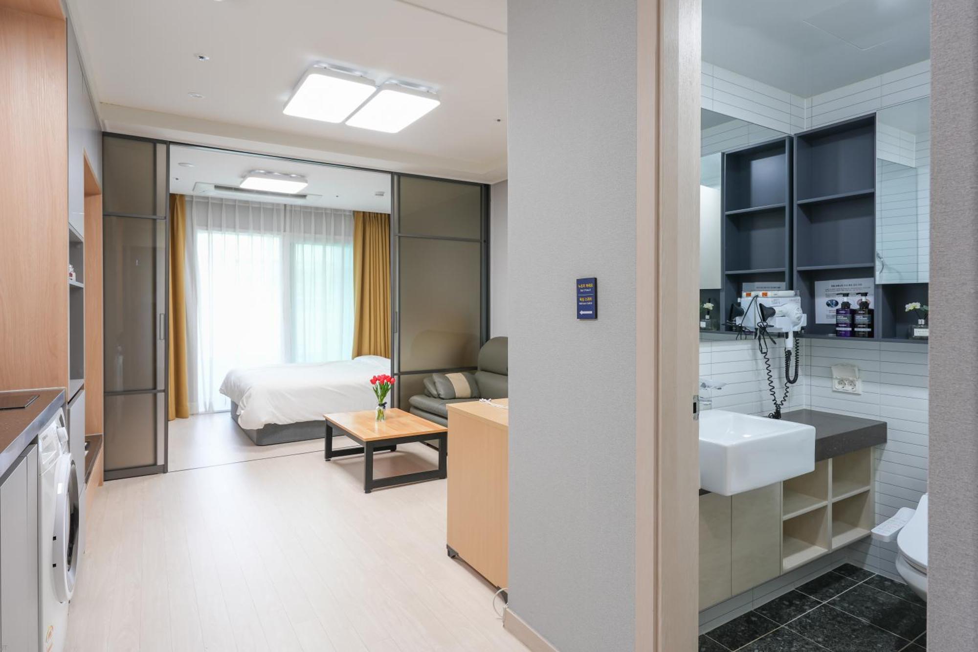 Yeosu Hotel First City Exterior foto