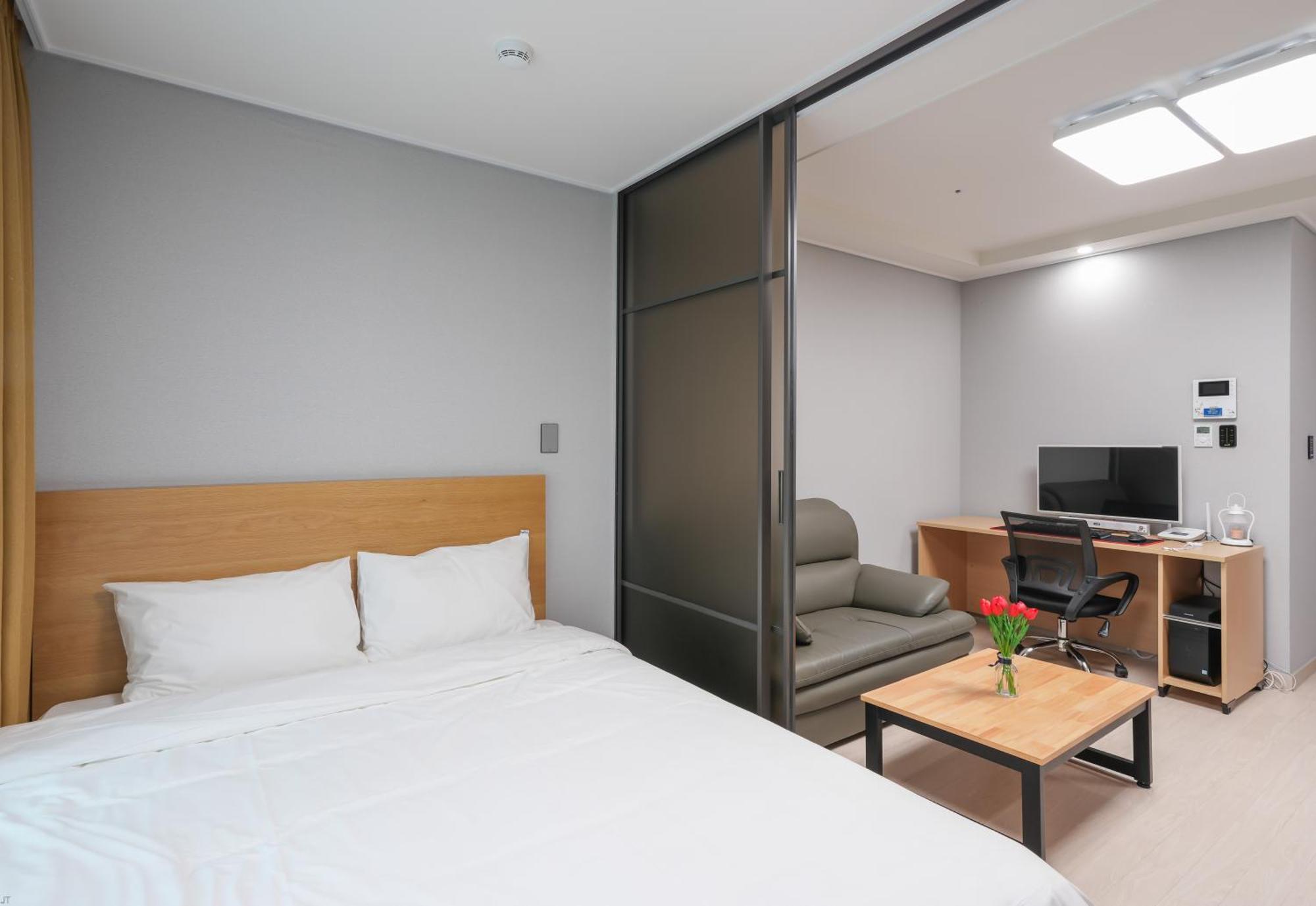 Yeosu Hotel First City Exterior foto